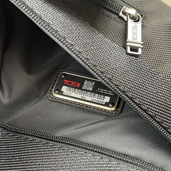 (new+tag) Tumi Higgins men’s sling pack black - Picture 4 of 15